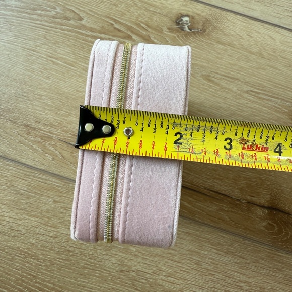 Velvet Accessory Organizer - Picture 6 of 7